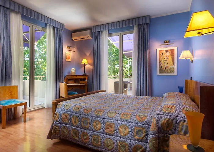 Fenix Hotel 4*